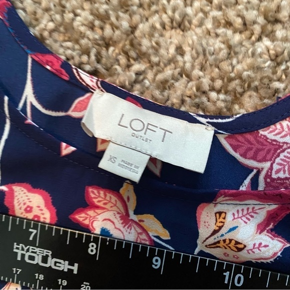Ann Taylor LOFT Outlet Navy and Pink Floral Tank Blouse Sz XS - Picture 6 of 9